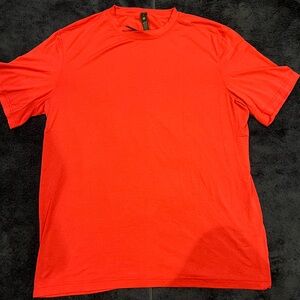 Lululemon Men’s license to train shirt size large